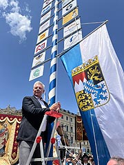 Oberbürgermeister Dieter Reiter bei der Eröffnung des Handwerkdorfes 2023 (©Foto: Martin Schmitz)